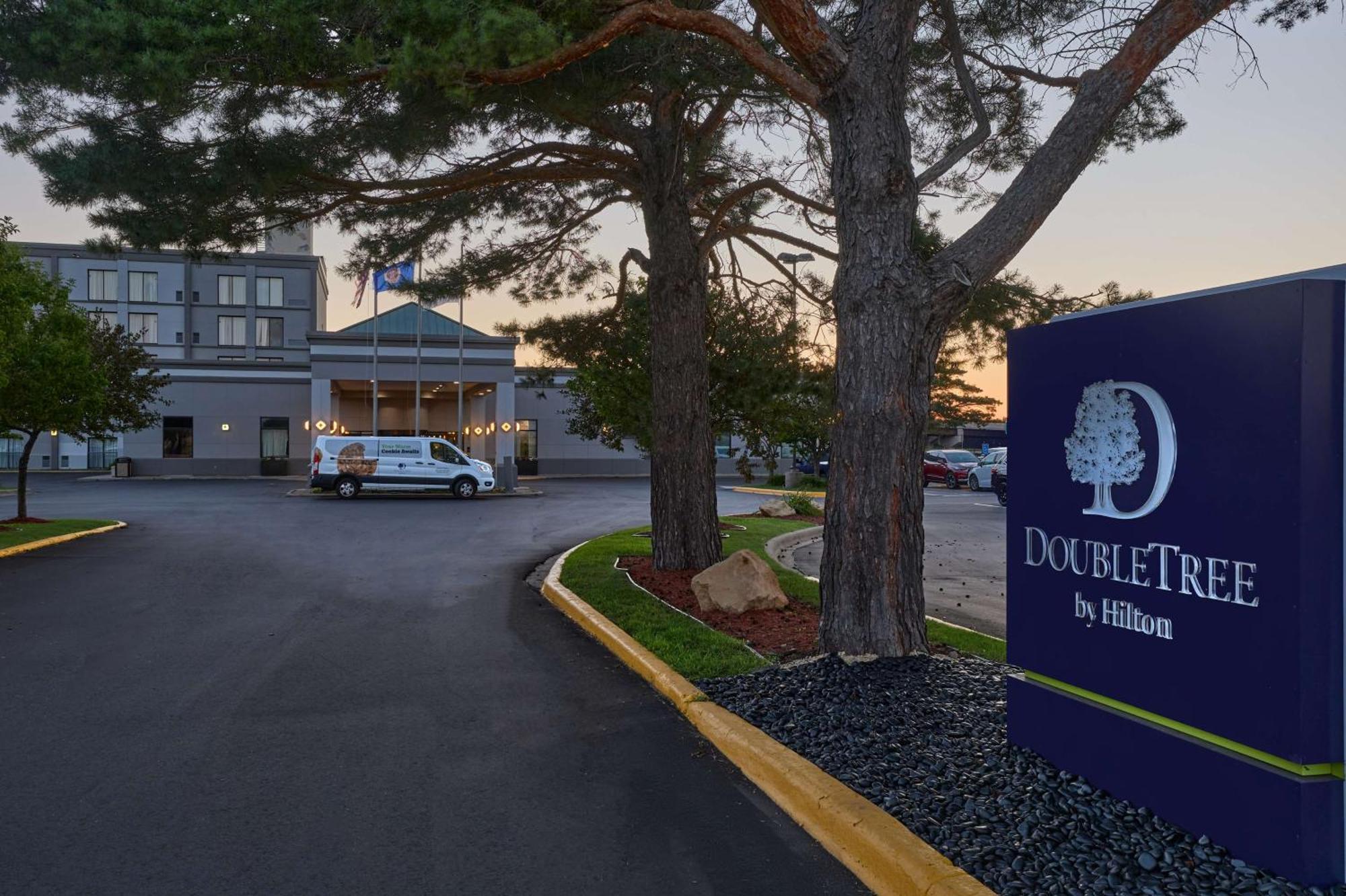 Doubletree By Hilton Minneapolis Airport, Mn Bloomington Exterior photo